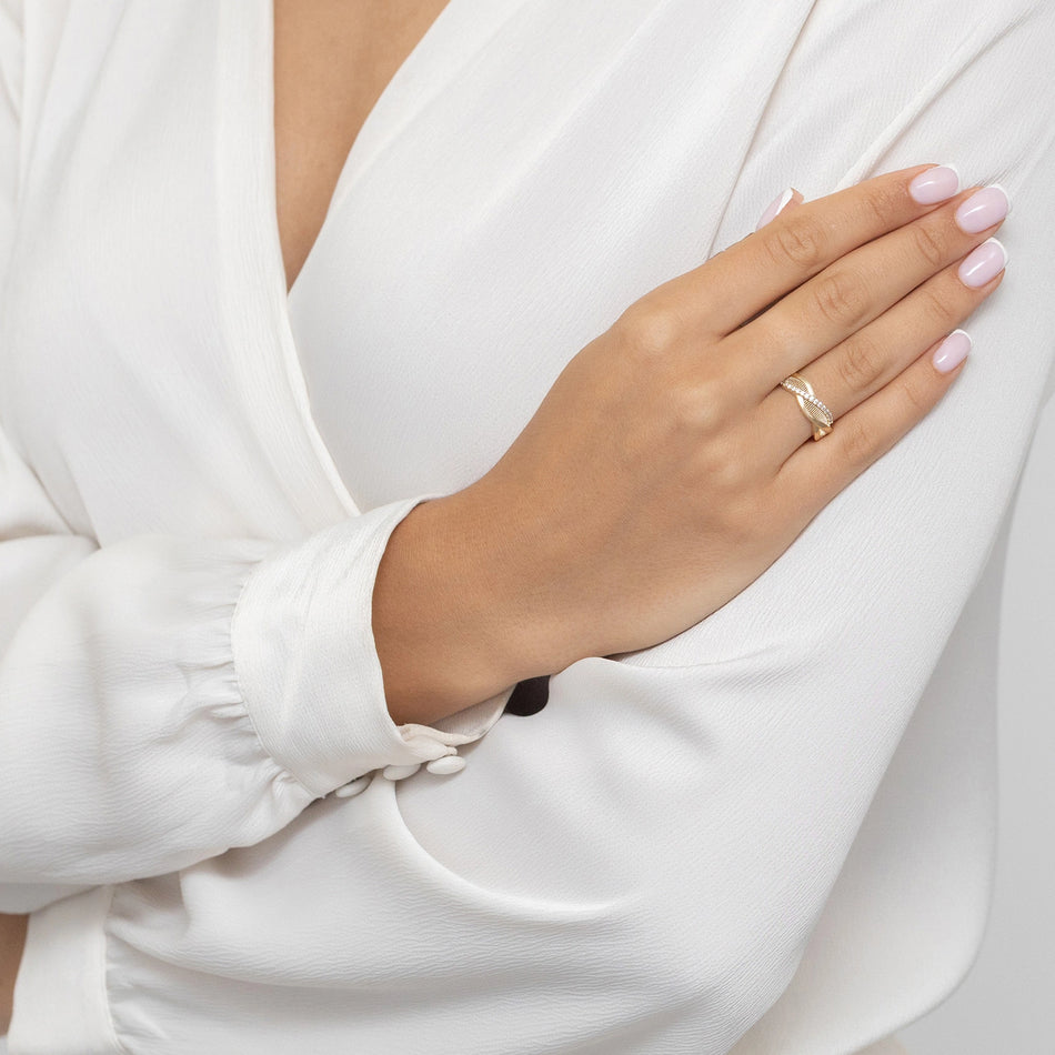 Gold Ring with Zirconia Waves