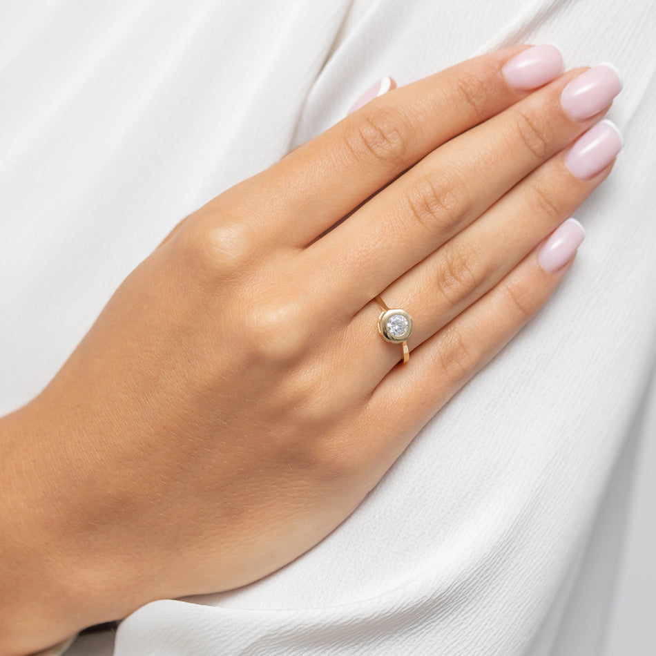 Gold Ring with Zirconia