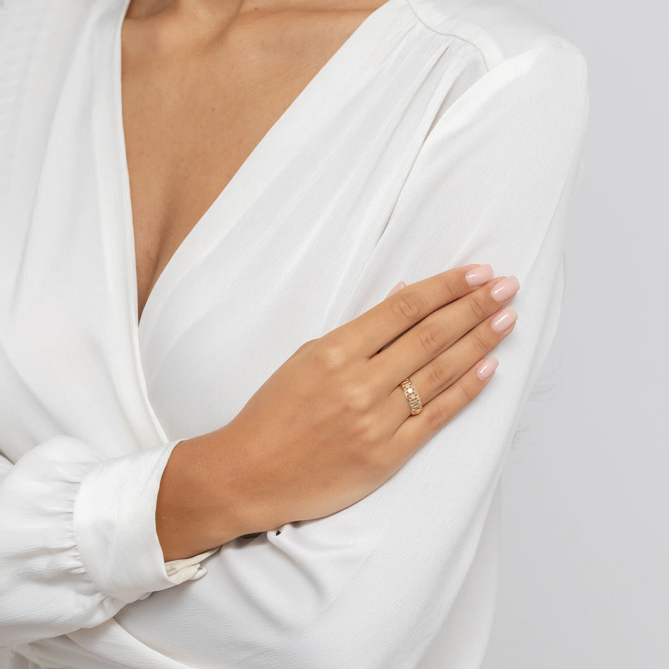 Zlatý průhledný geometrický prsten