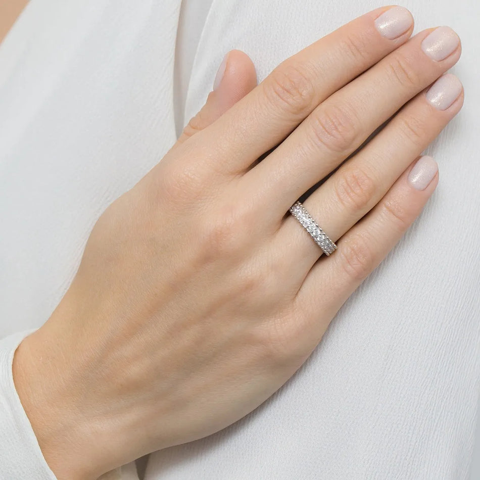 Stříbrný prsten se zirkony