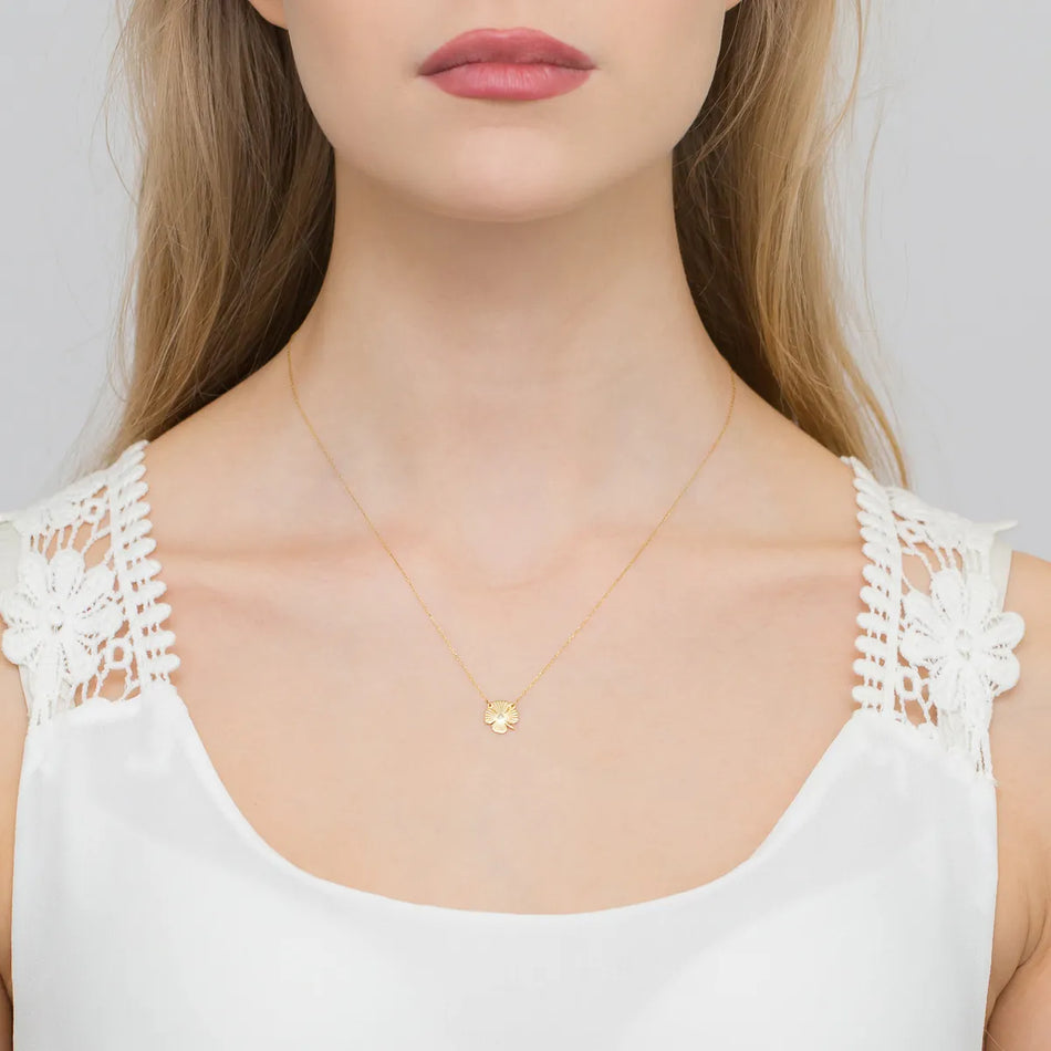 Gold Celebrity Necklace with Diamond Lucky Clover