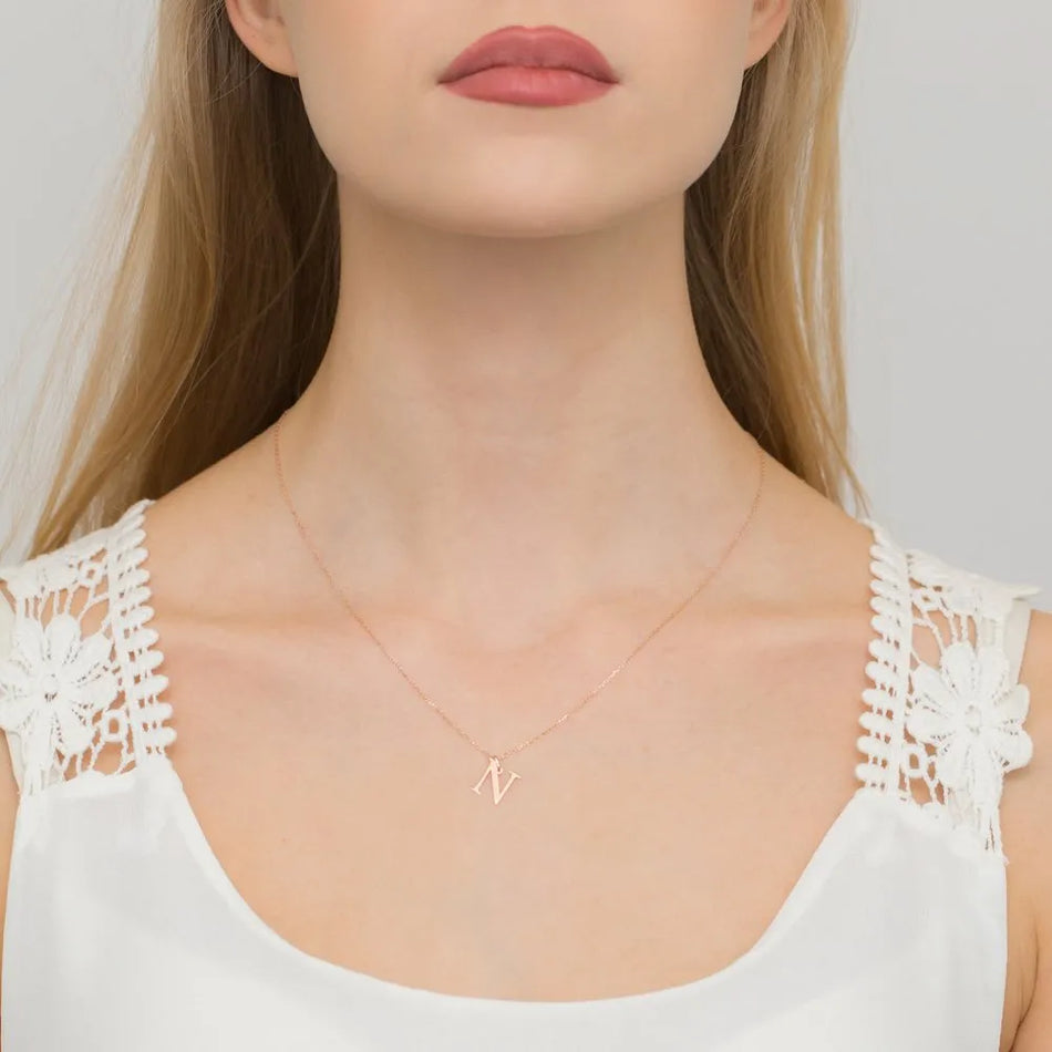 Zlatý náhrdelník s diamantovým písmenem N 0,005 ct