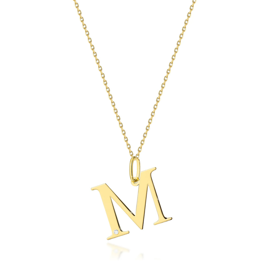 Zlatý náhrdelník s diamantovým písmenem M 0,005 ct