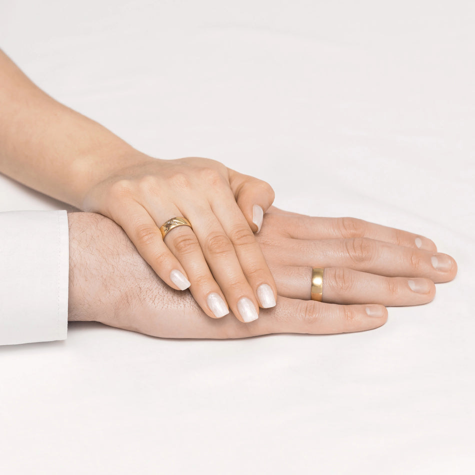 Zlaté snubní prsteny se zirkony, leštěné, 6mm