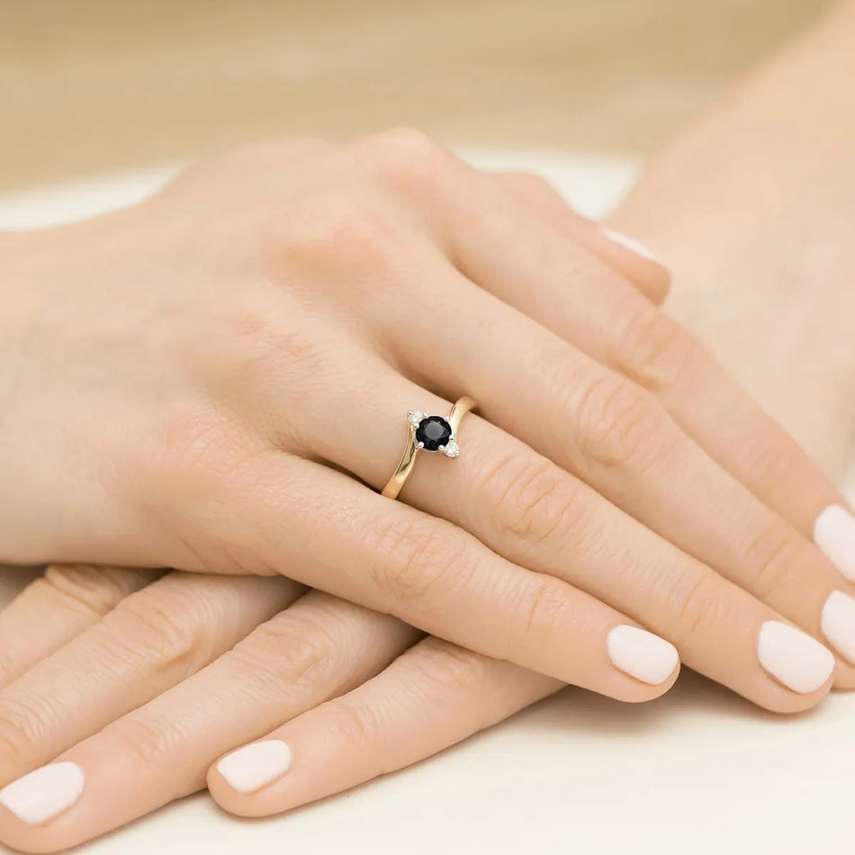 Gold Ring with 0.50ct Black diamond and Diamonds