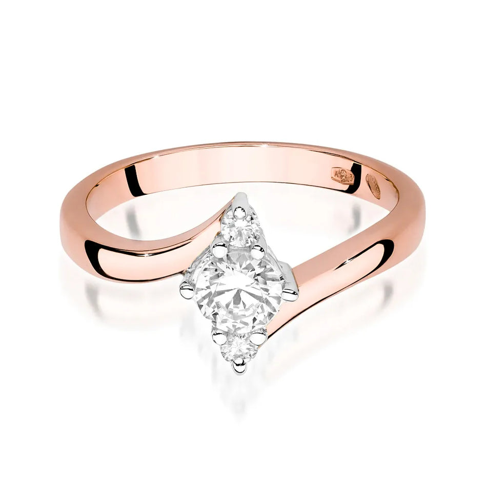 Zlatý prsten s bílým safírem 0,60 ct a diamanty