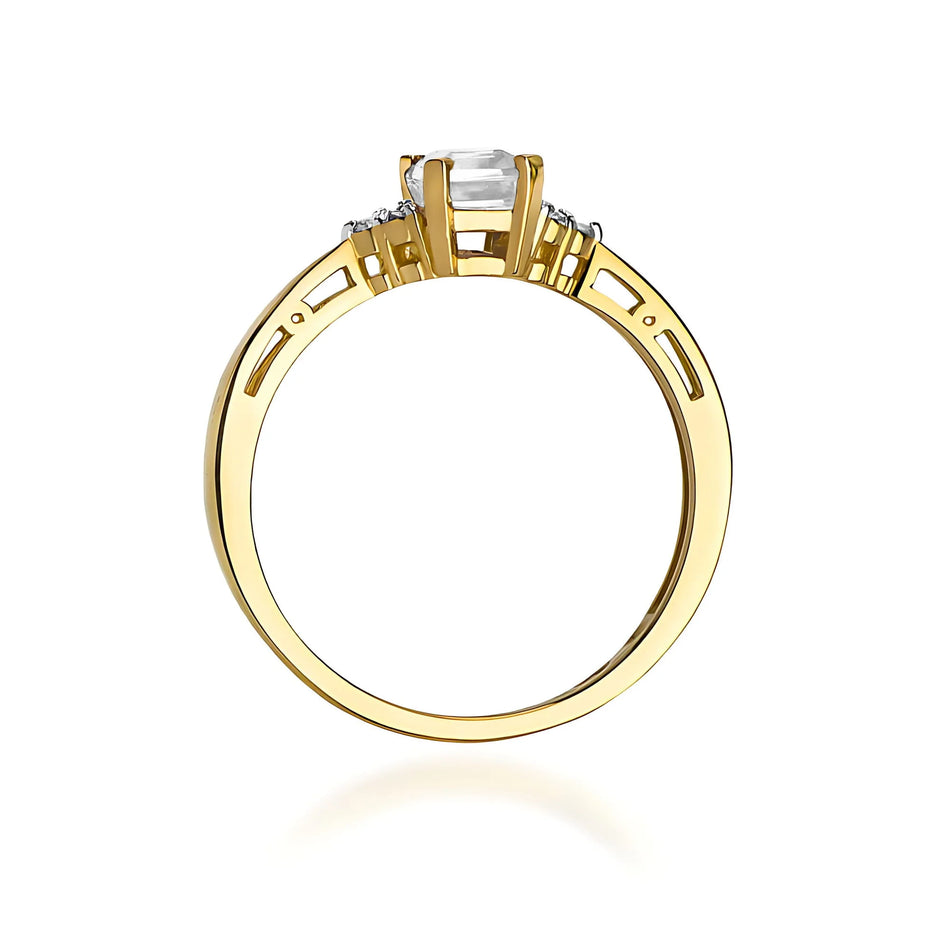 Gold Ring with 0.60ct  and 0.03ct Lab-diamonds
