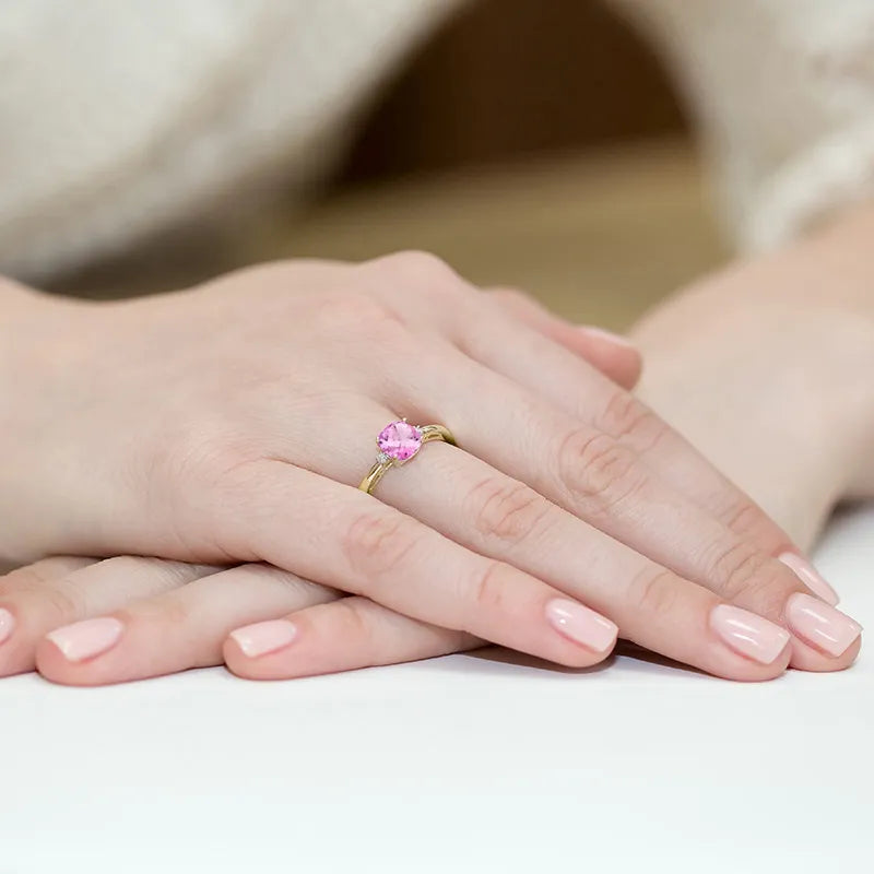 Gold Ring with 1.10ct Pink topaz and Diamonds
