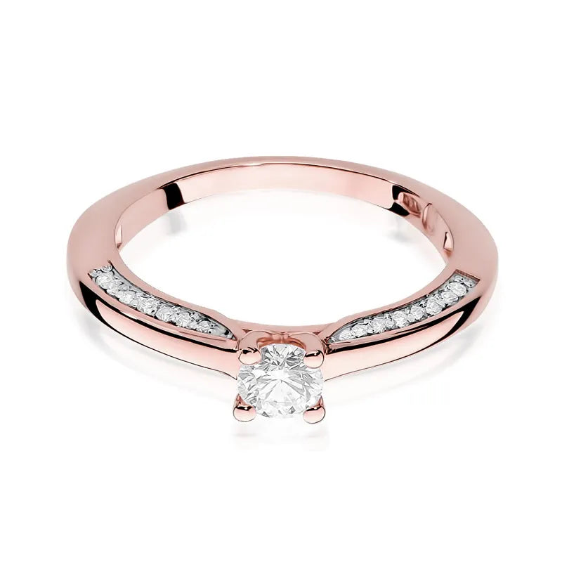 Gold Ring with 0.30ct Diamond set with 28 Diamonds