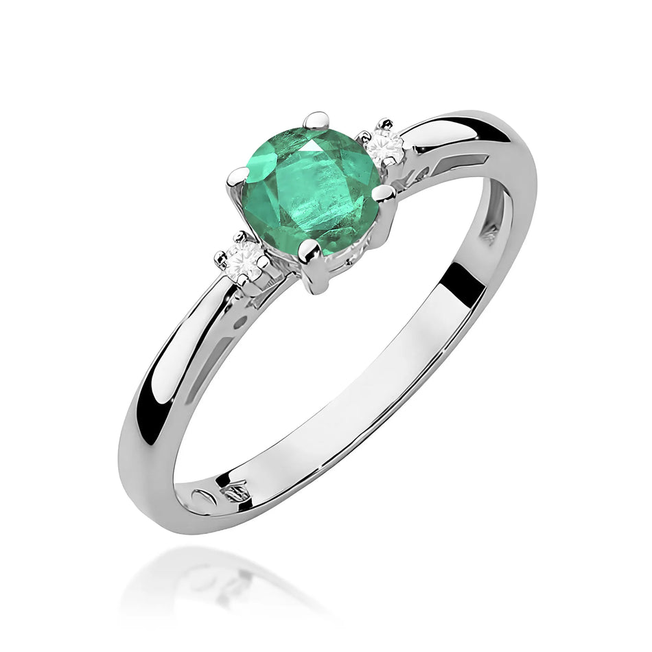 Gold Ring with 0.50ct Emerald and Diamonds