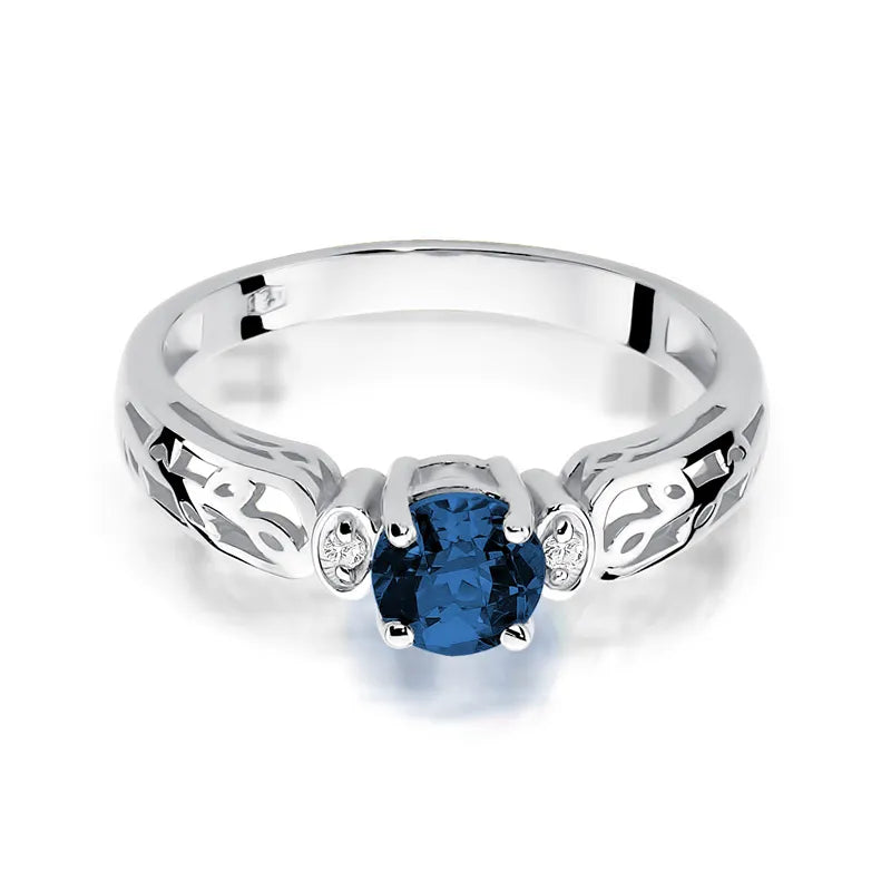 Gold Ring with 0.50ct Sapphire and 0.02ct Diamonds