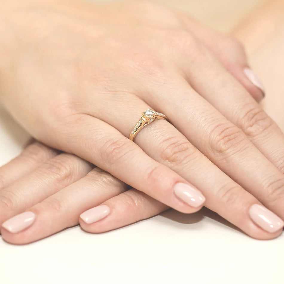 Zlatý prsten s diamanty 0,23 ct a 0,103 ct