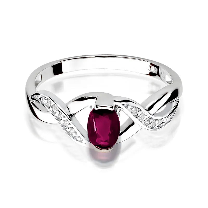 Gold Ring with 0.50ct Rhodolite and 0.05ct Diamonds