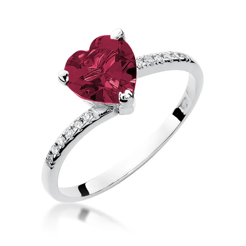 Gold Ring with 1.70ct Ruby and 0.06ct Diamonds