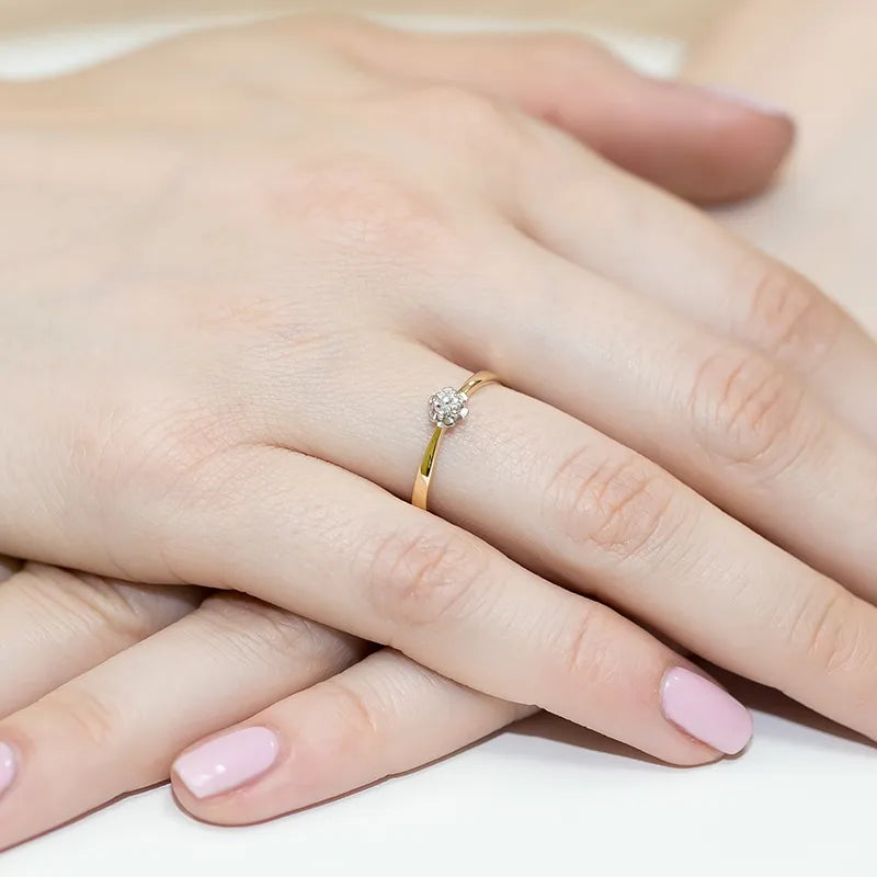 Zlatý prsten s diamantem 0,10 ct