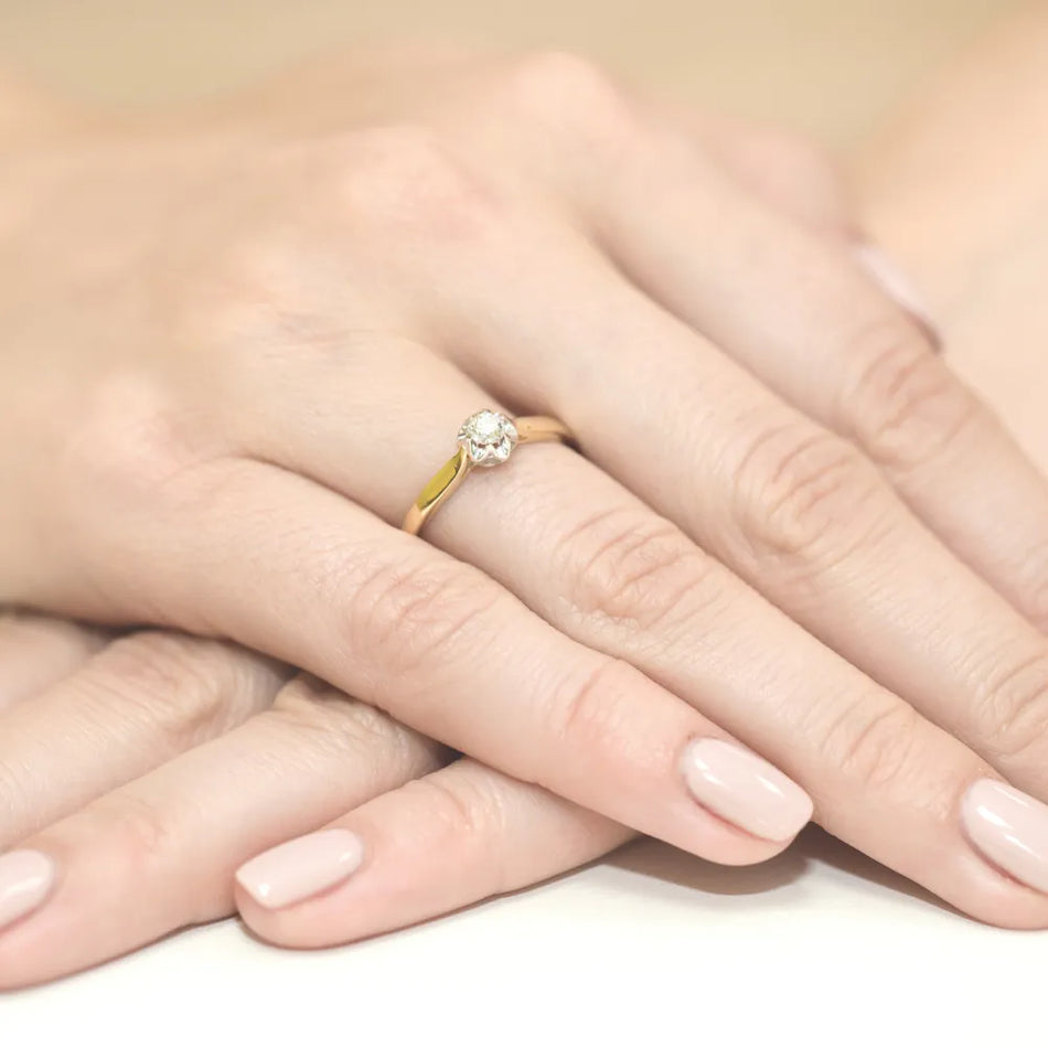 Gold Ring with 0.15ct Diamond