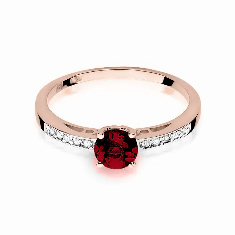 Gold Ring with 0.60ct Garnet and 0.05ct Diamonds