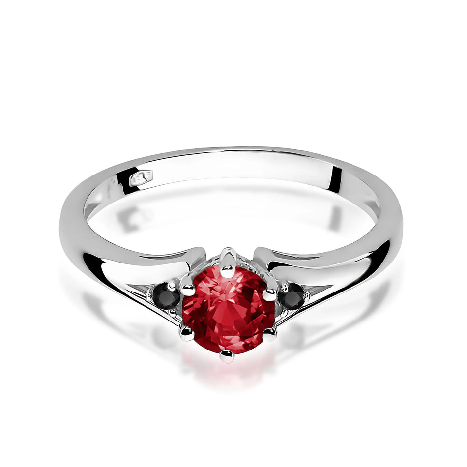Gold Ring with 0.60ct Garnet and Black Diamonds