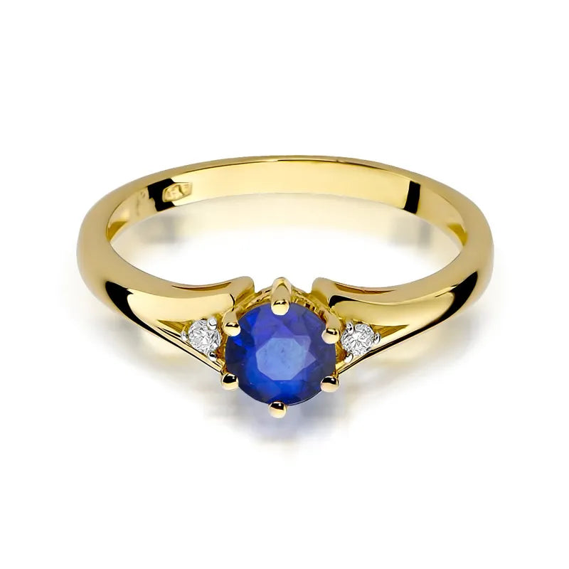 Gold Ring with 0.50ct Sapphire and Diamonds