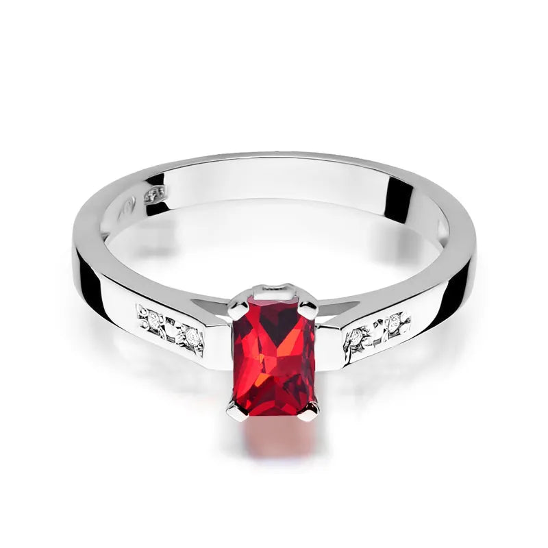 Gold Ring with 0.80ct Ruby and 0.04ct Diamonds