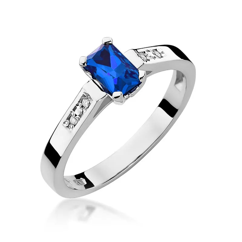 Gold Ring with 0.60ct Sapphire and 0.04ct Diamonds