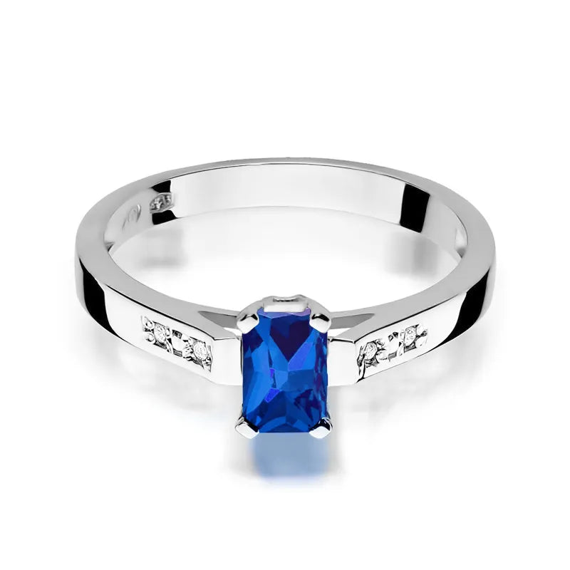 Gold Ring with 0.60ct Sapphire and 0.04ct Diamonds