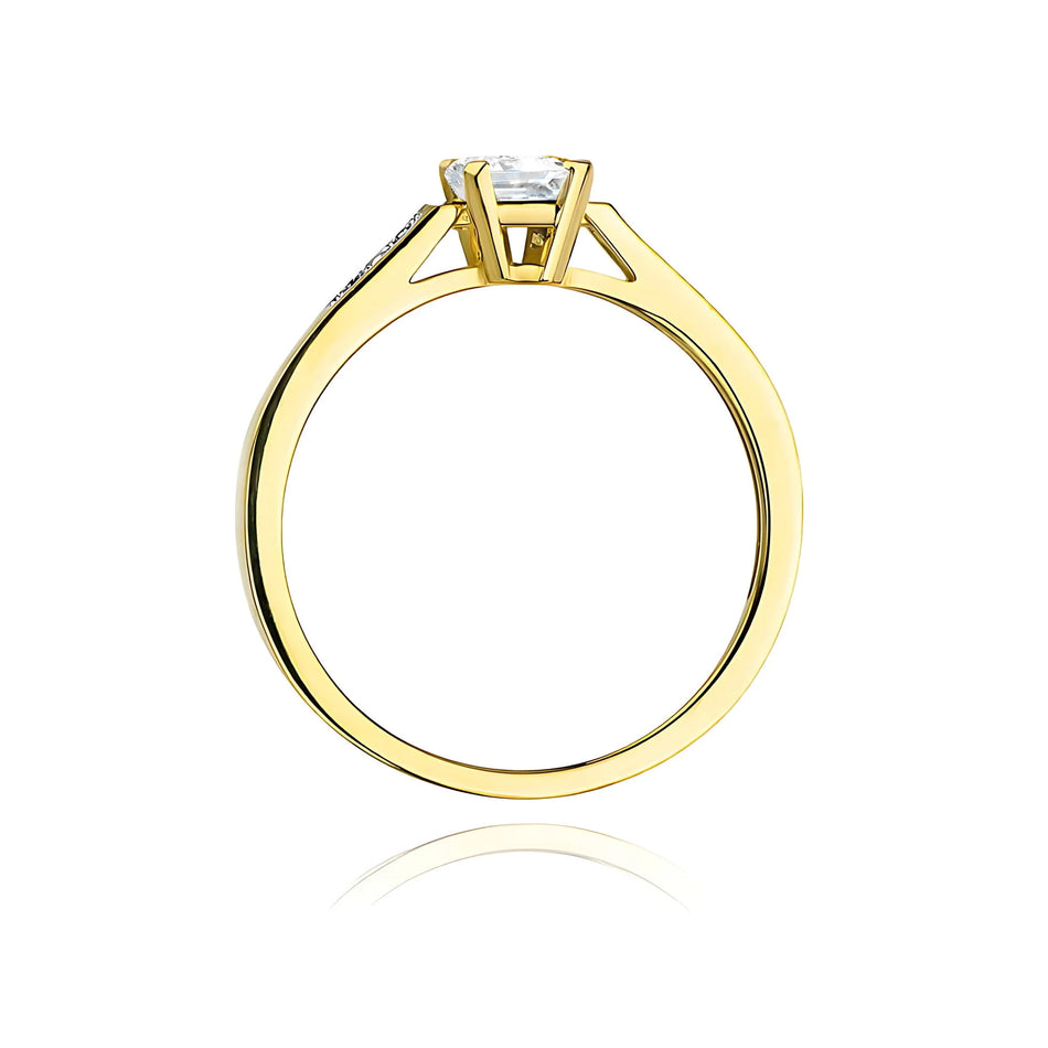 Gold Ring with 0.60ct and 0.04ct Lab-diamonds