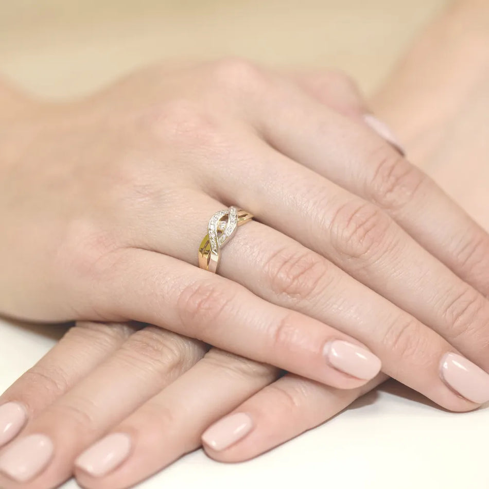 Zlatý prsten s diamanty 0,05 ct a 0,05 ct