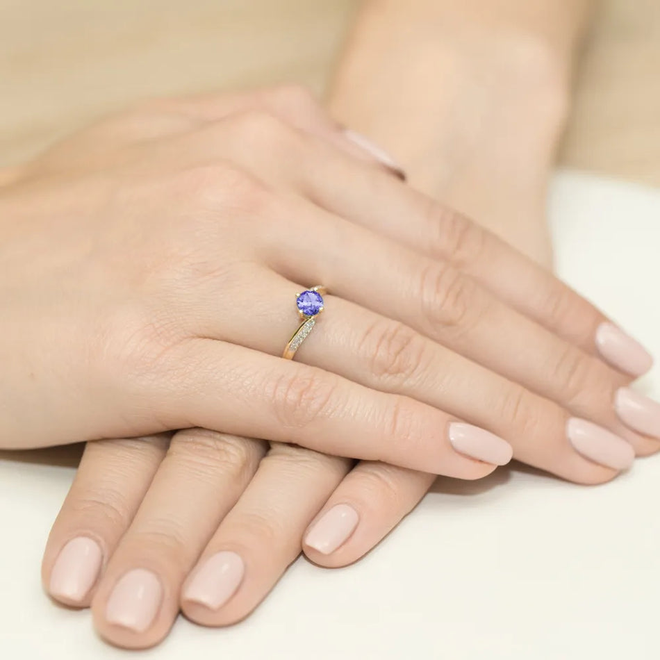 Zlatý prsten s 0,50ct tanzanitem a 0,05ct diamanty