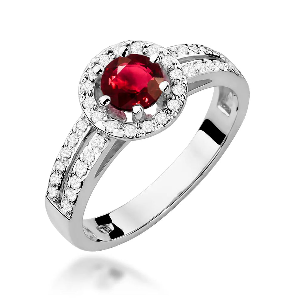Gold Ring with 0.60ct Ruby and 0.20ct Diamonds