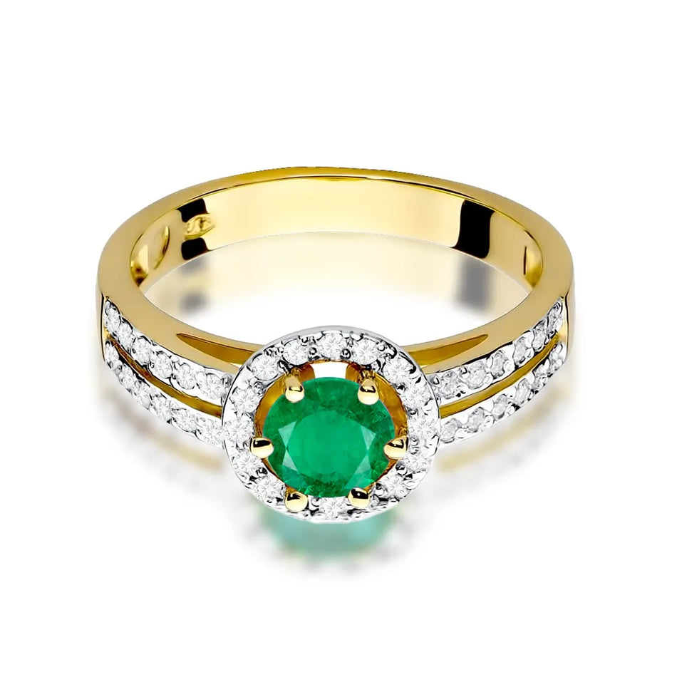Gold Ring with 0.50ct Emerald and 0.20ct Diamonds