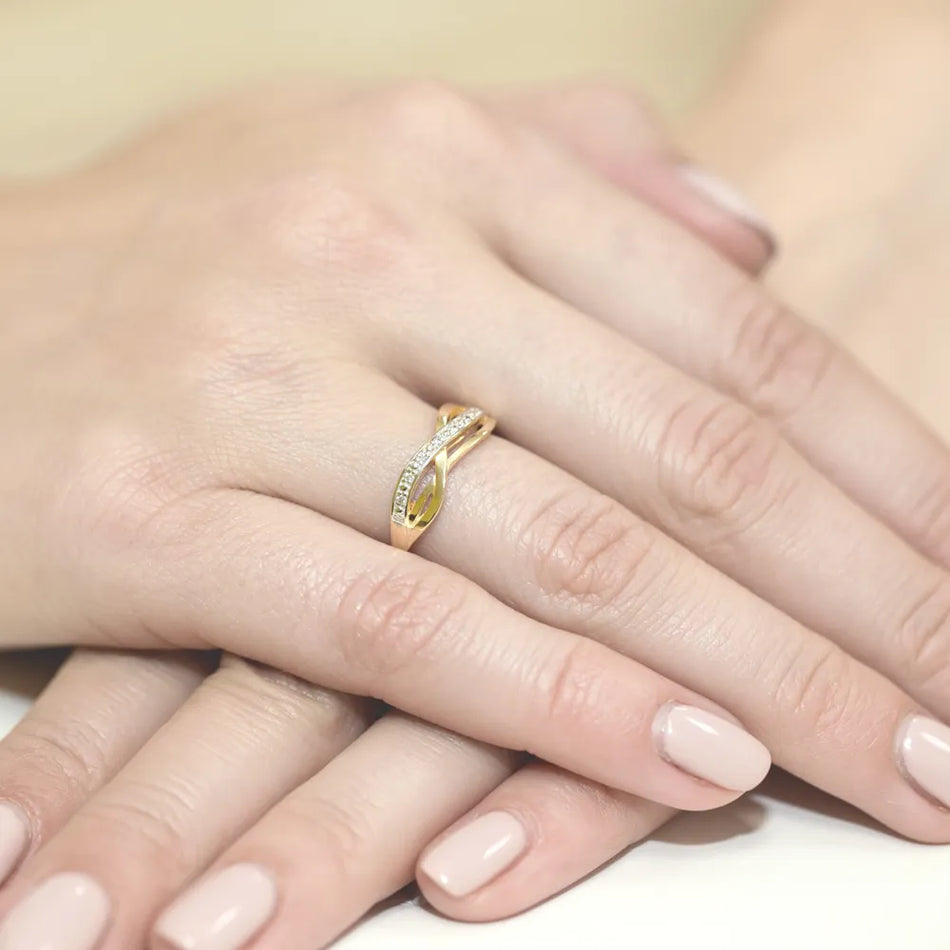 Gold Ring with 0.06ct Diamonds