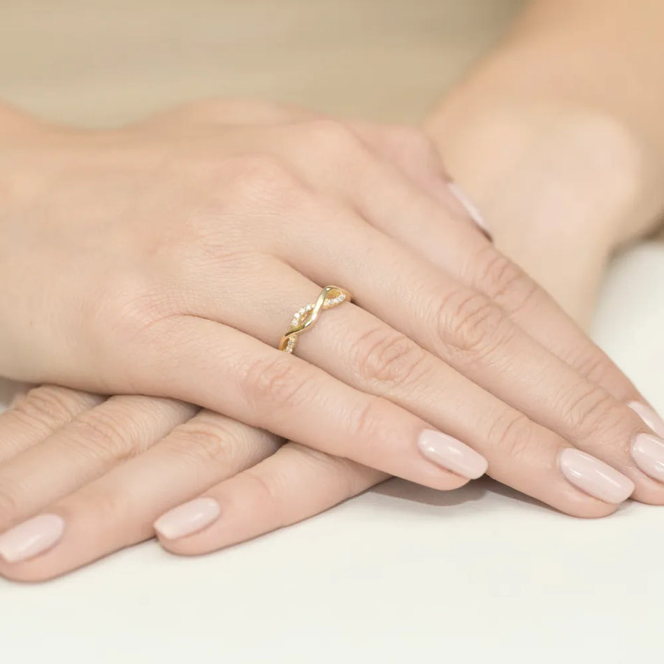 Gold Ring with 0.07ct Diamonds