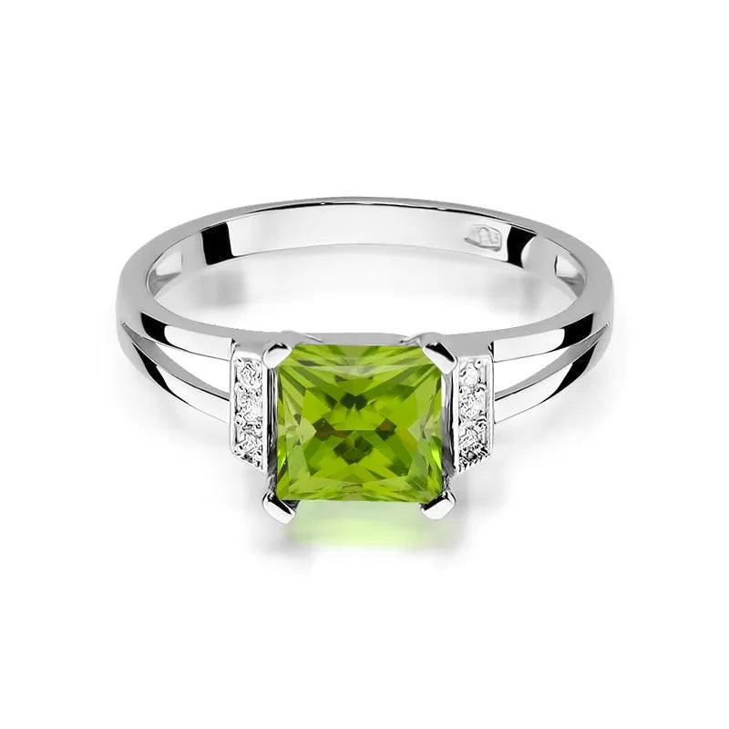 Gold Ring with 1.10ct Olivine and 0.03ct Diamonds