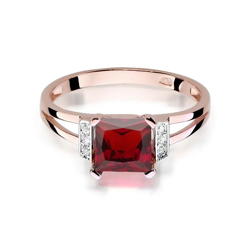 Gold Ring with 1.30ct Garnet and 0.03ct Diamonds