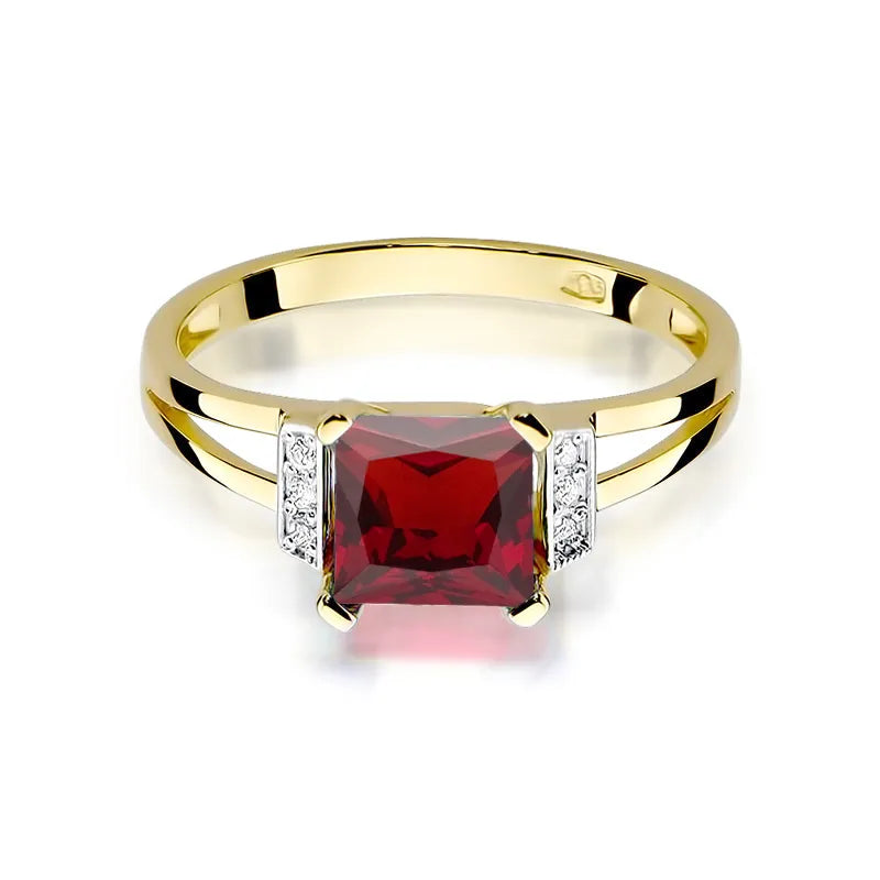 Gold Ring with 1.30ct Garnet and 0.03ct Diamonds