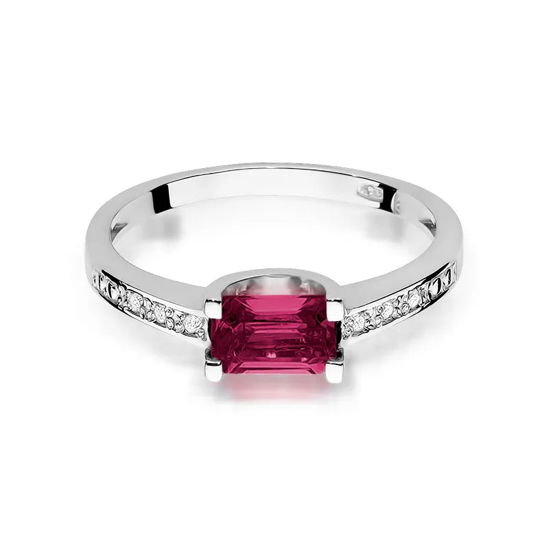 Gold Ring with 0.80ct Ruby and 0.03ct Diamonds