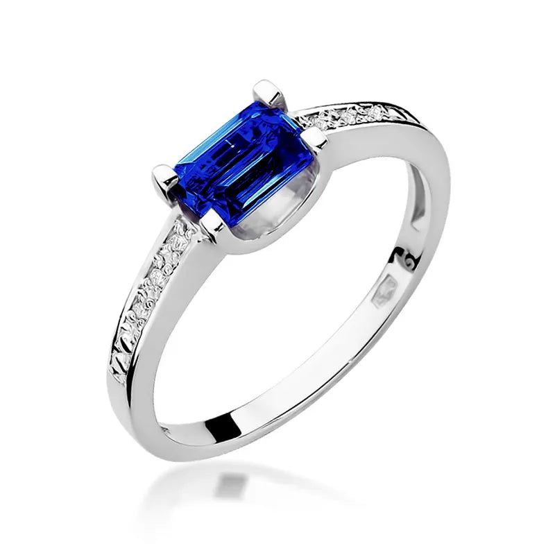 Gold Ring with 0.60ct Sapphire and 0.03ct Diamonds