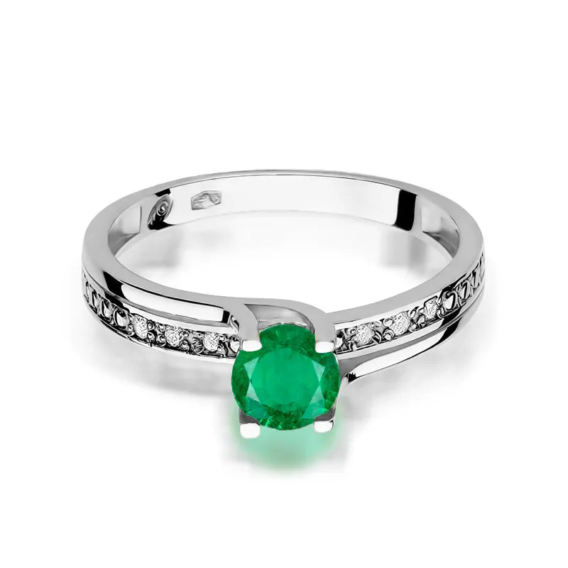 Gold Ring with 0.50ct Emerald and 0.03ct Diamonds