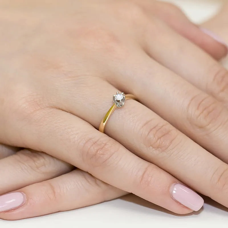 Zlatý prsten s diamantem 0,08 ct