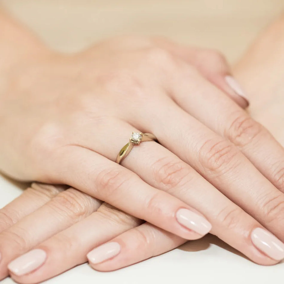 Gold Ring with 0.12ct Diamond