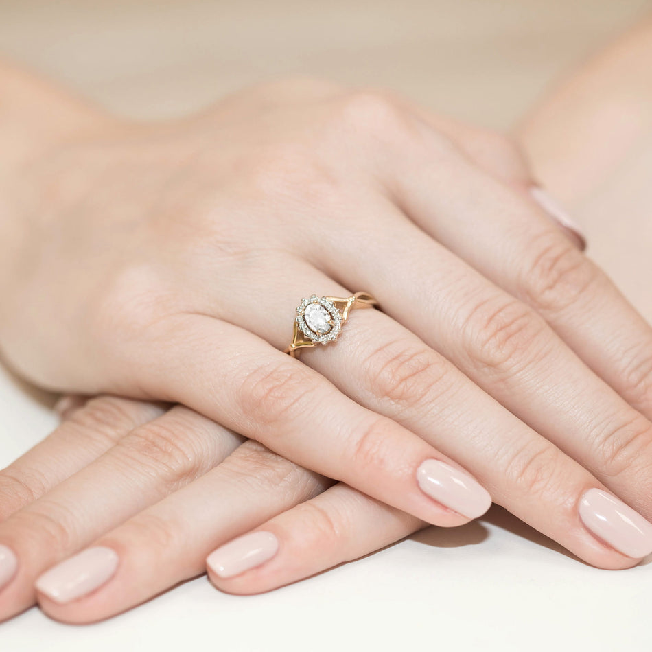 Zlatý prsten s 0,40 ct a 0,12 ct laboratorně vytvořenými diamanty