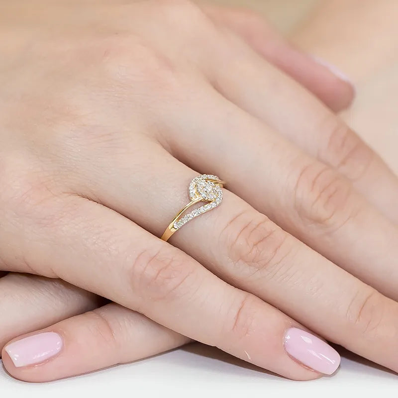 Zlatý prsten s diamanty 0,166 ct