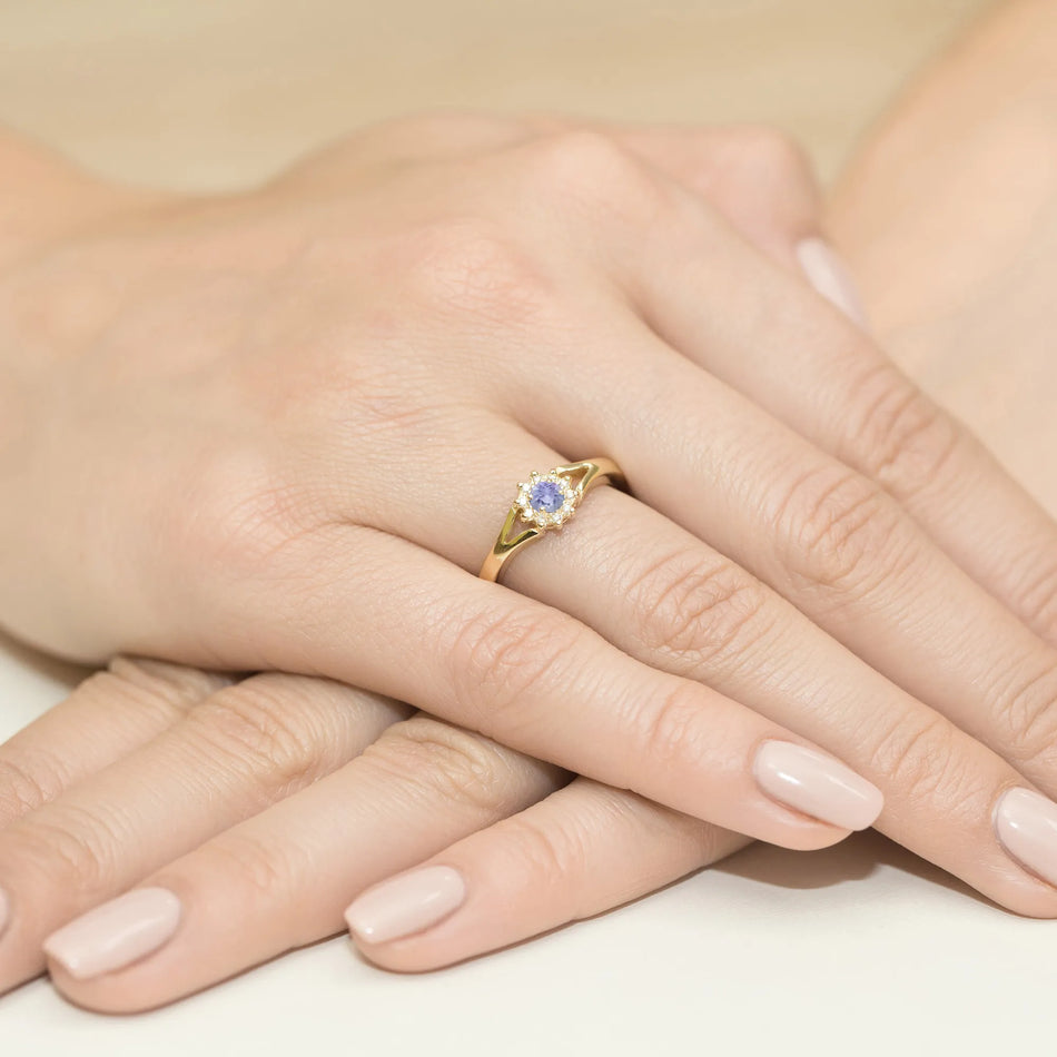 Gold Ring with 0.15ct Tansanit and 0.086ct Diamonds