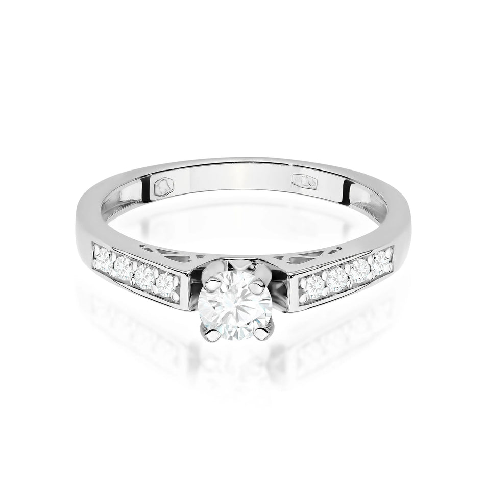 Gold Ring with 0.30ct and 0.116ct Lab-diamonds