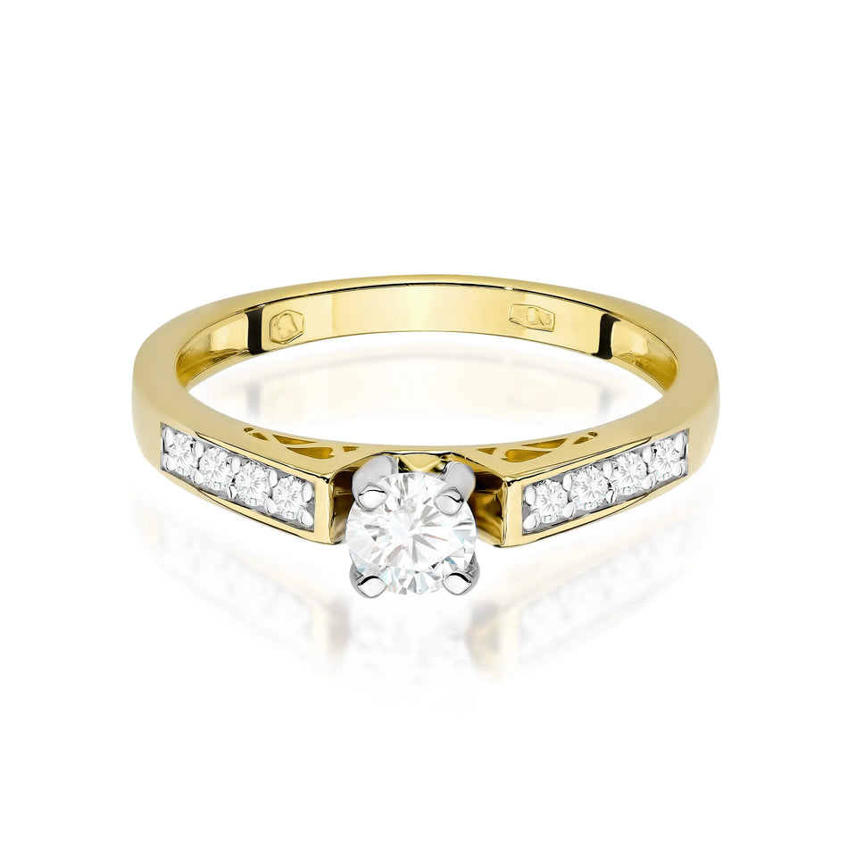 Gold Ring with 0.30ct and 0.116ct Lab-diamonds