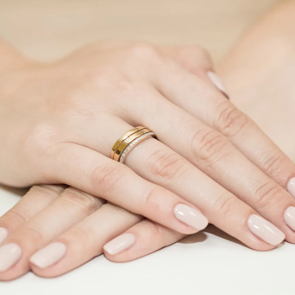 Zlatý prsten s diamanty 0,085 ct