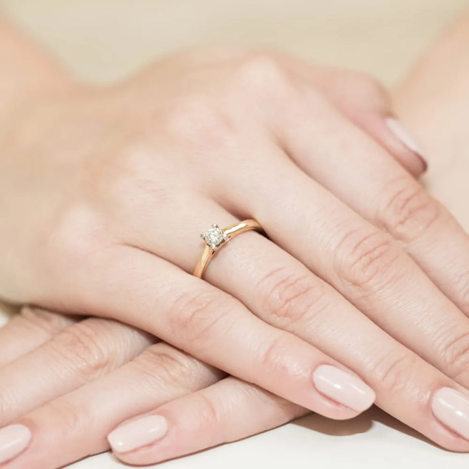 Gold Ring with 0.30ct Diamond