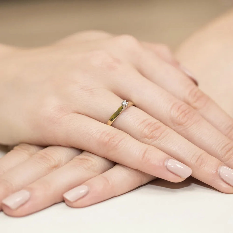 Gold Ring with 0.04ct Diamond