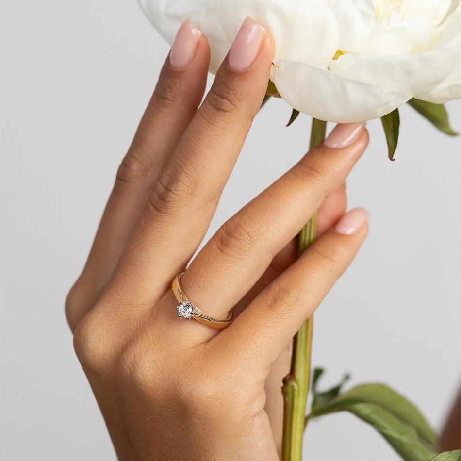 Gold Ring with 0.30ct Lab-diamond